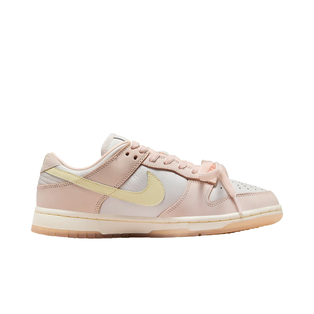 (WMNS) Nike Dunk Low - Light Soft Pink